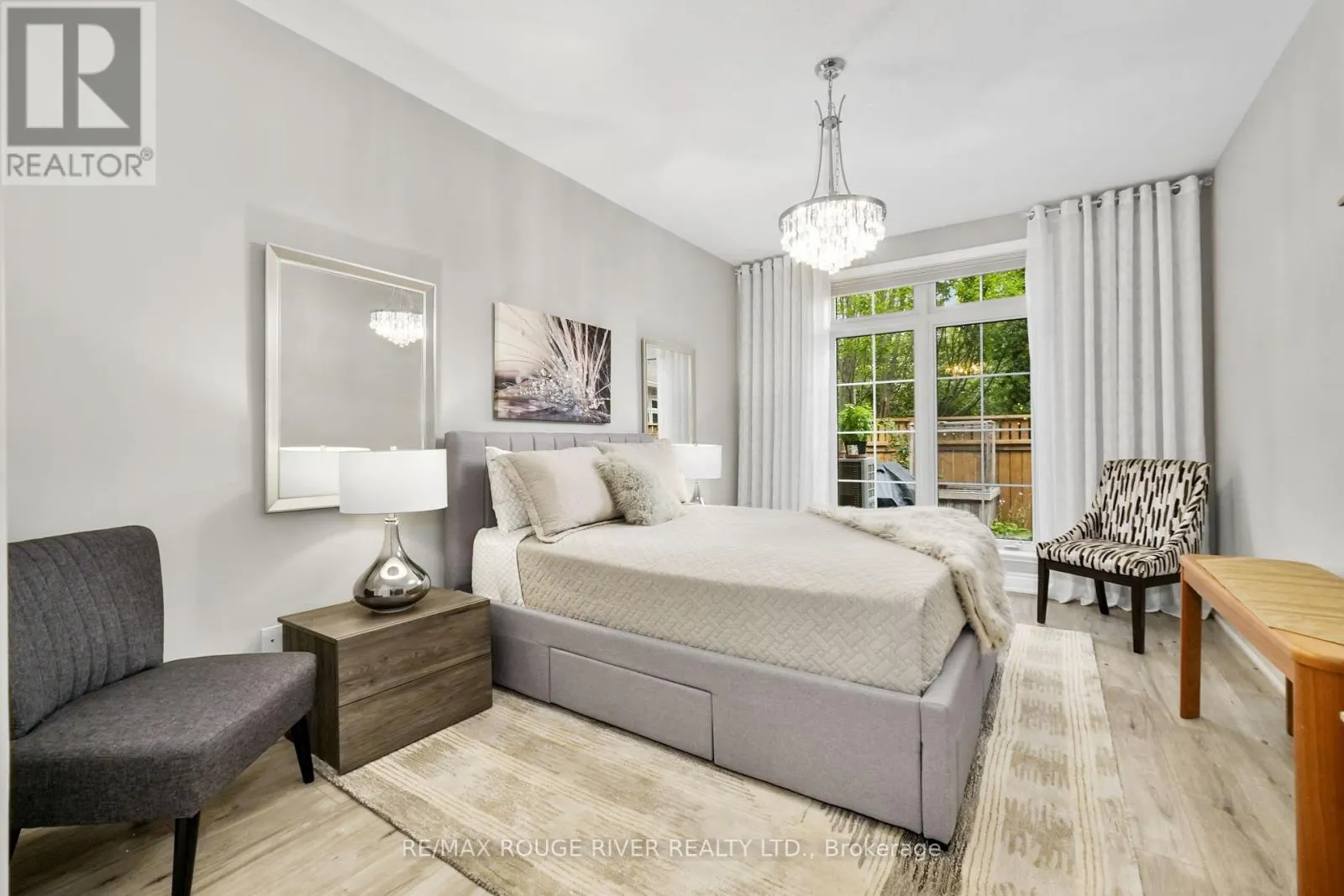 403 - 120 UNIVERSITY AVENUE E, #403