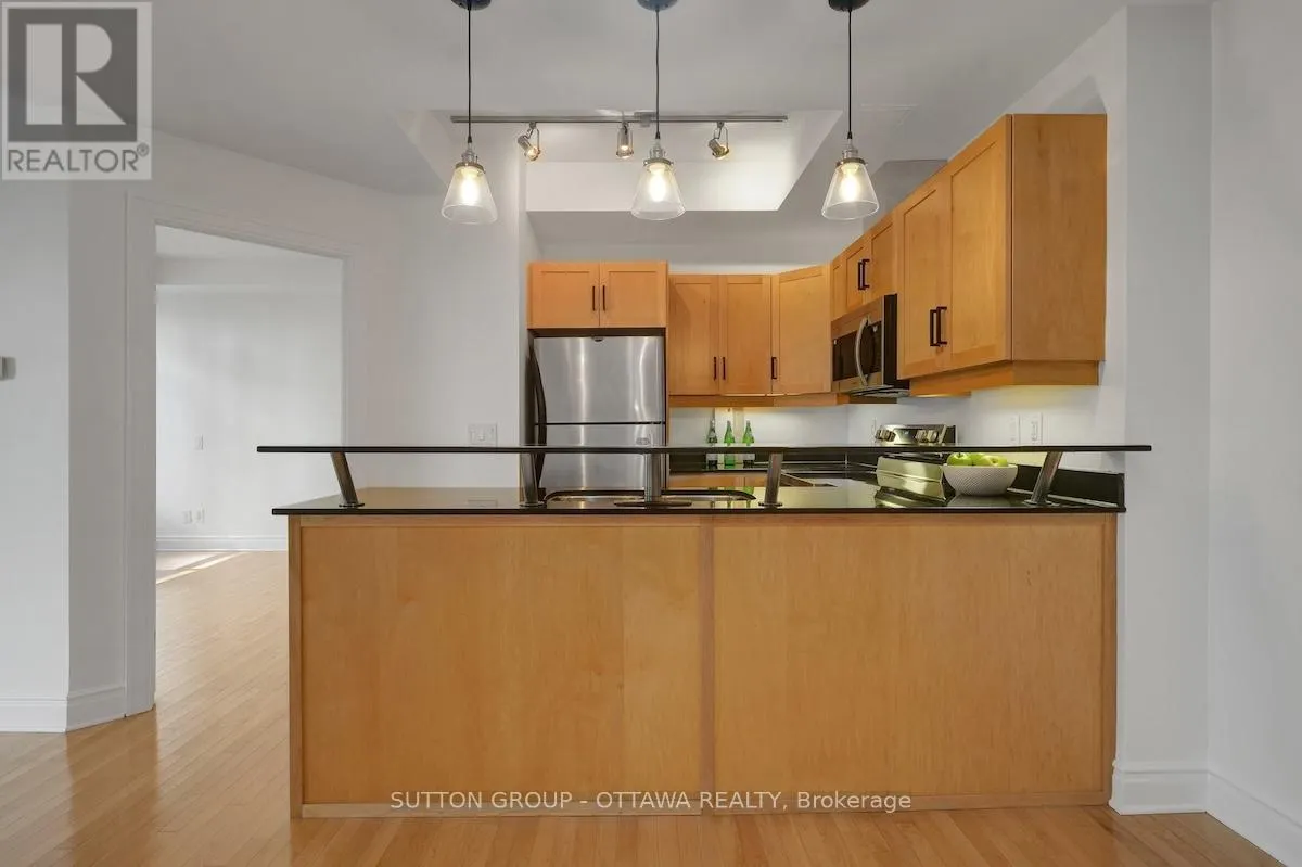 802 - 95 BRONSON AVENUE