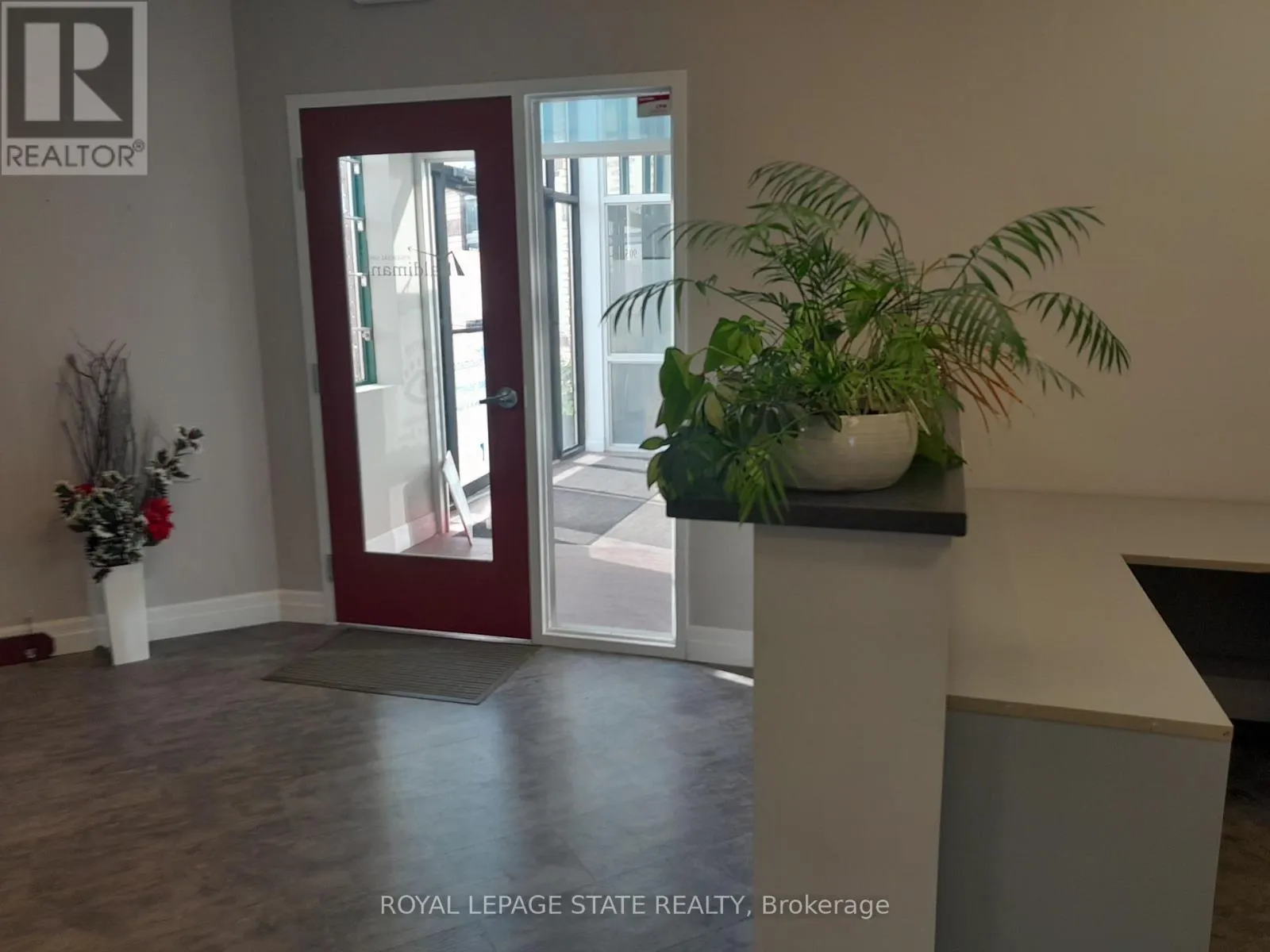 5 - 245 ARGYLE STREET S