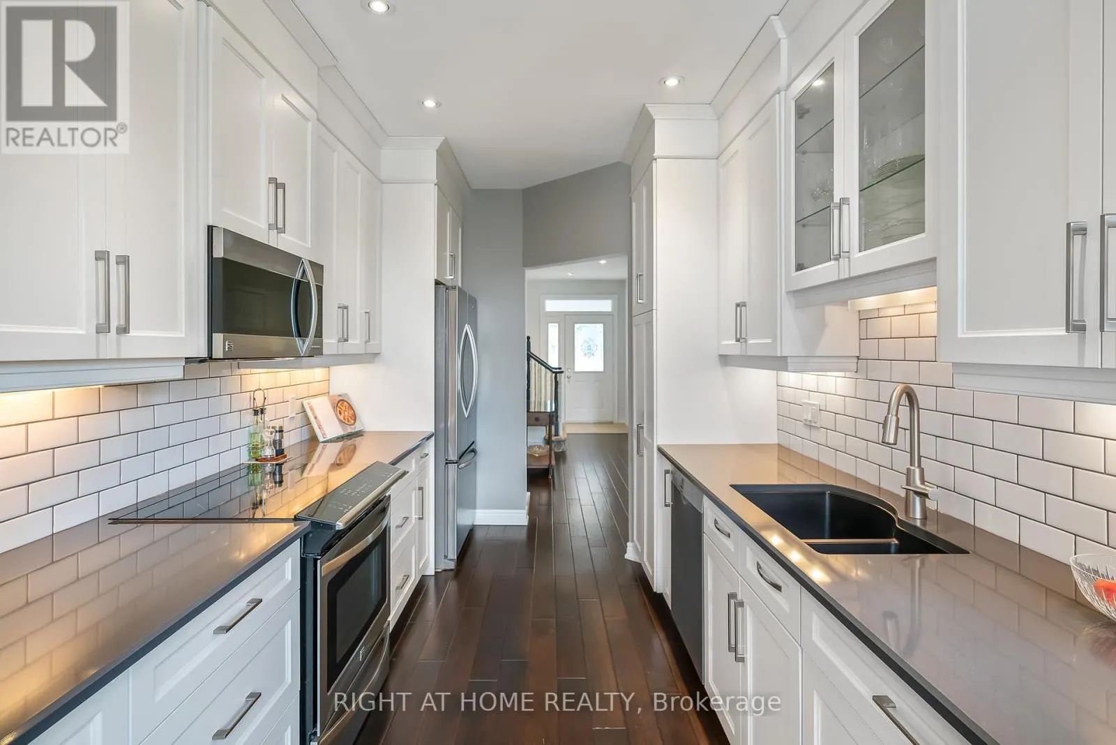 33 - 88 LAKEPORT ROAD