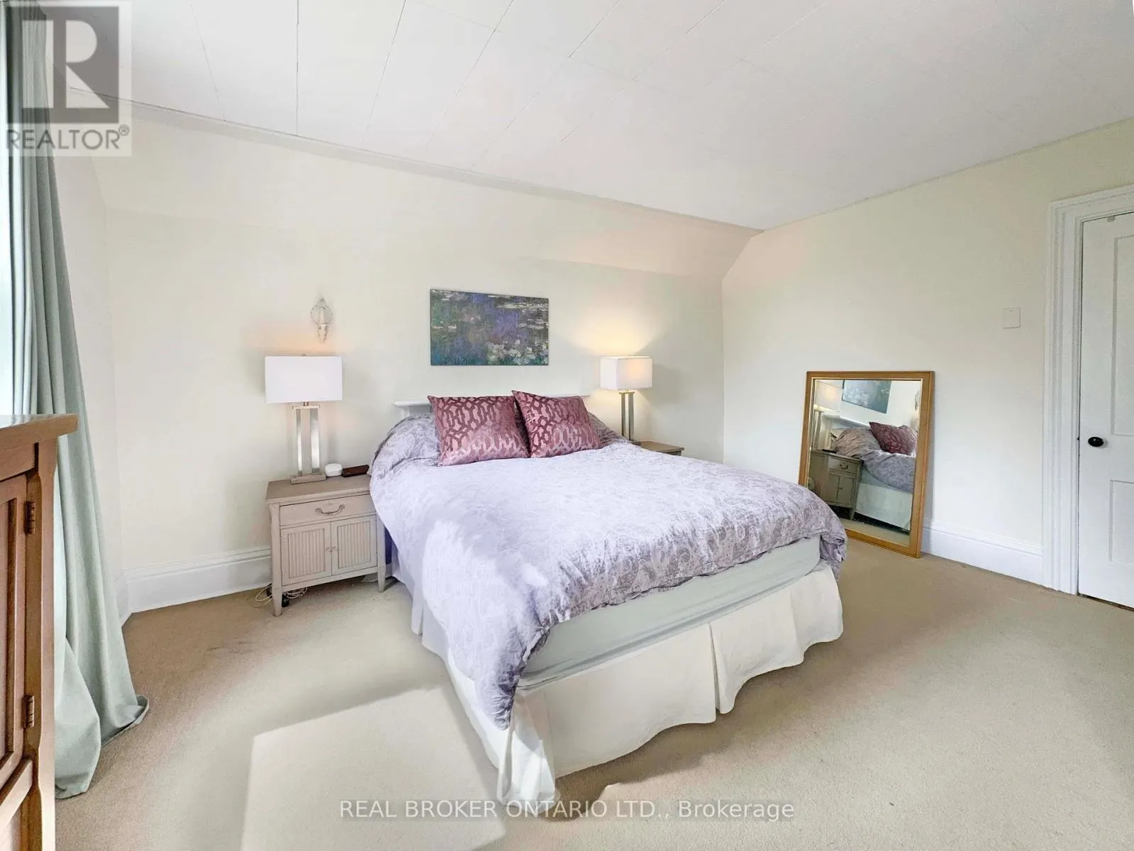5 HAWARDEN AVENUE