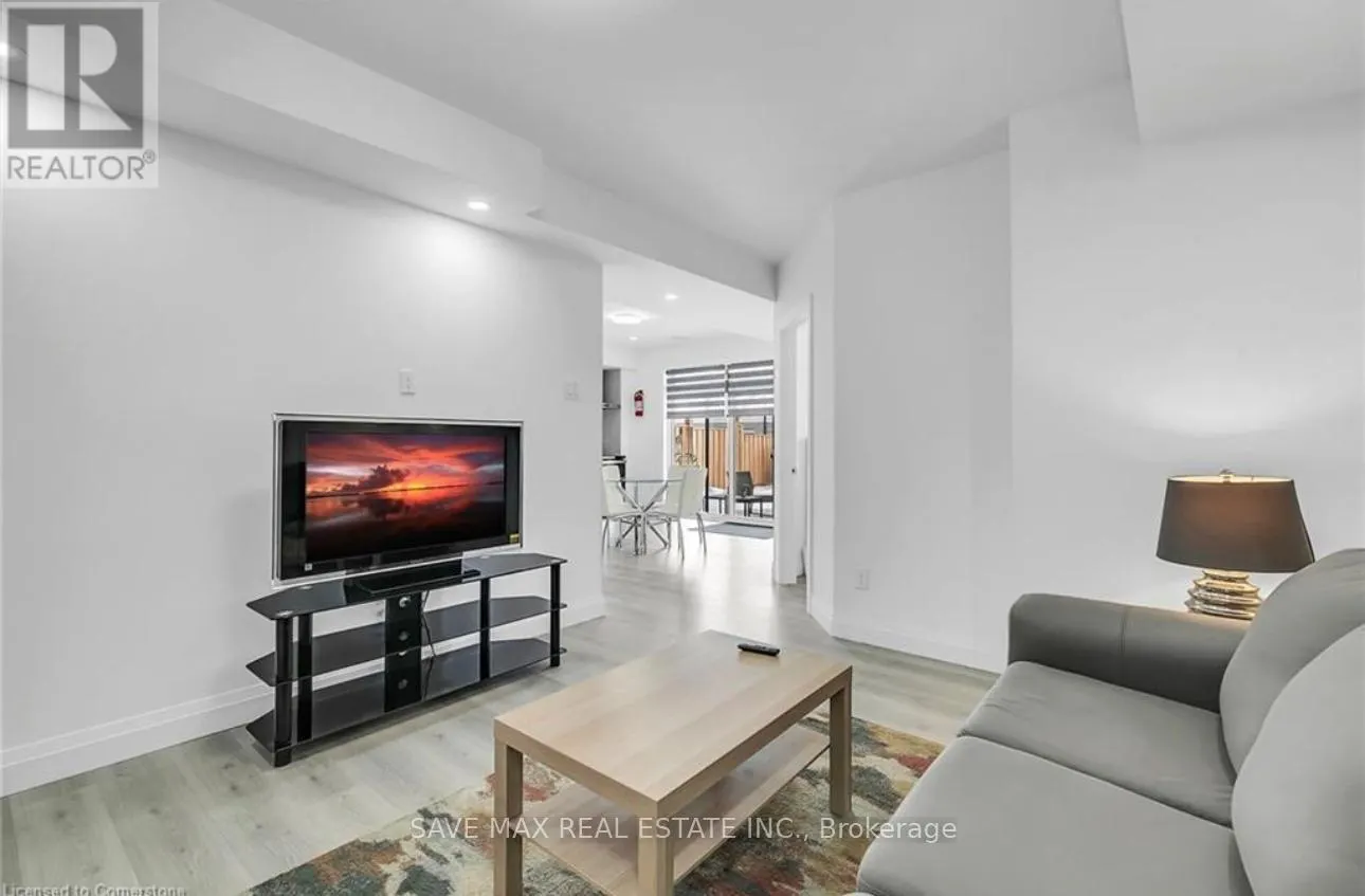 528 NATHALIE CRESCENT