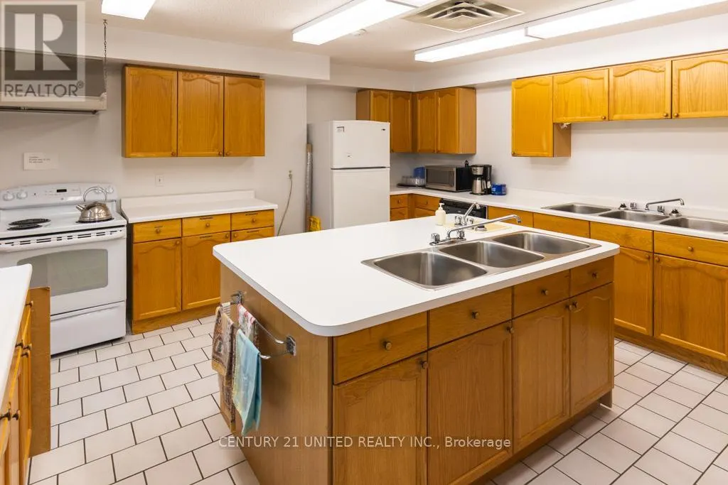 305 - 921 ARMOUR ROAD, #305