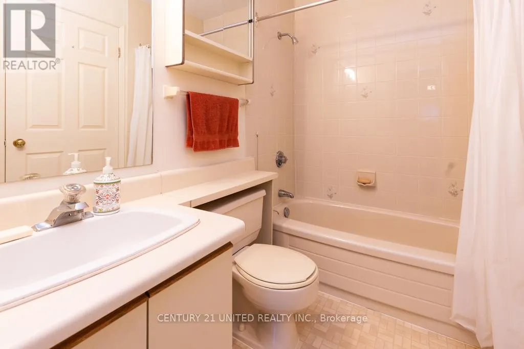 305 - 921 ARMOUR ROAD, #305