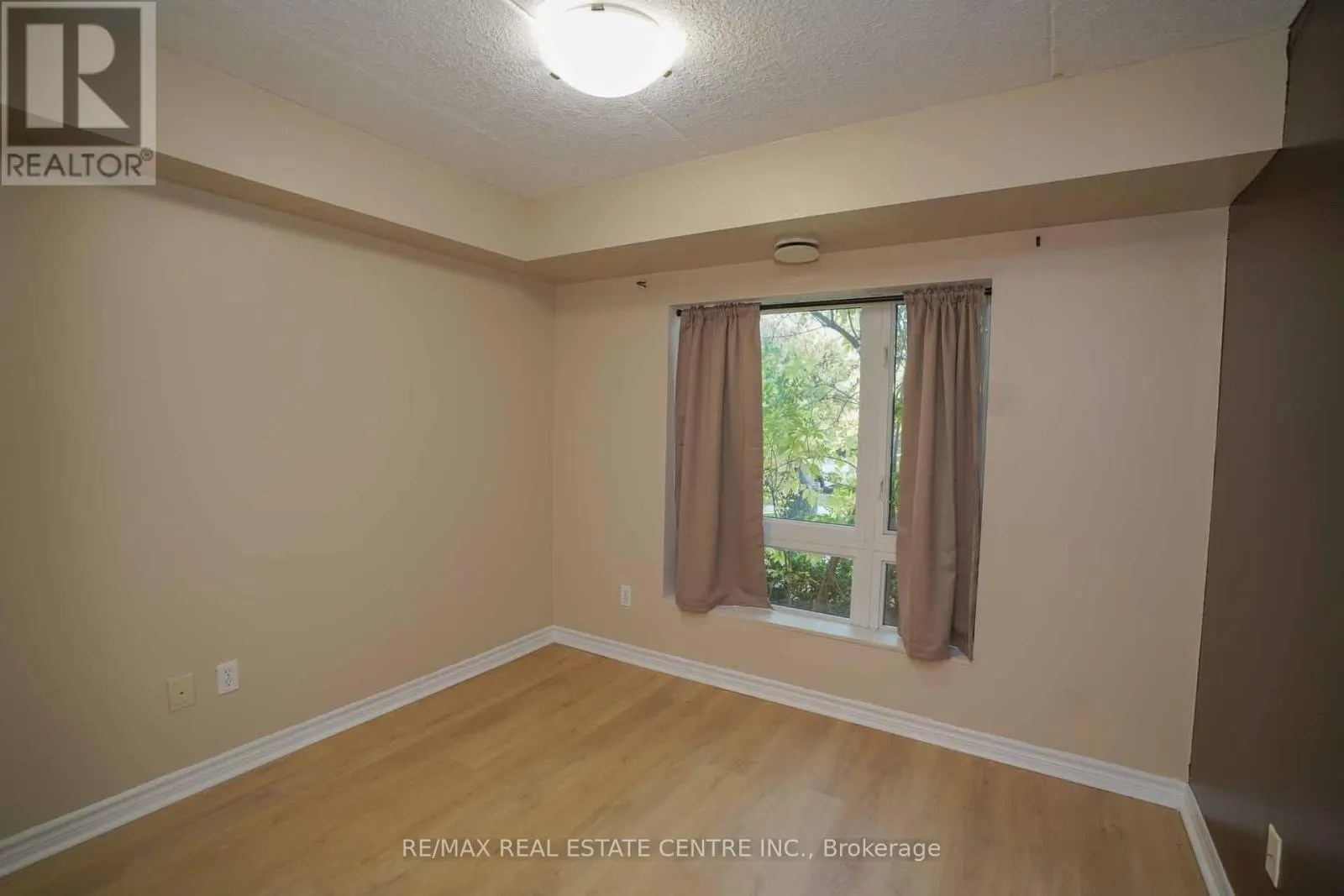 106 - 39 GOODWIN DRIVE