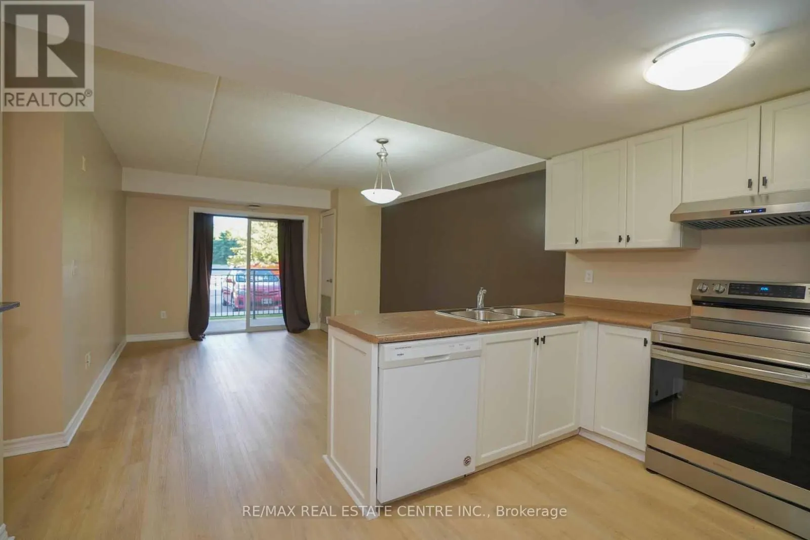 106 - 39 GOODWIN DRIVE