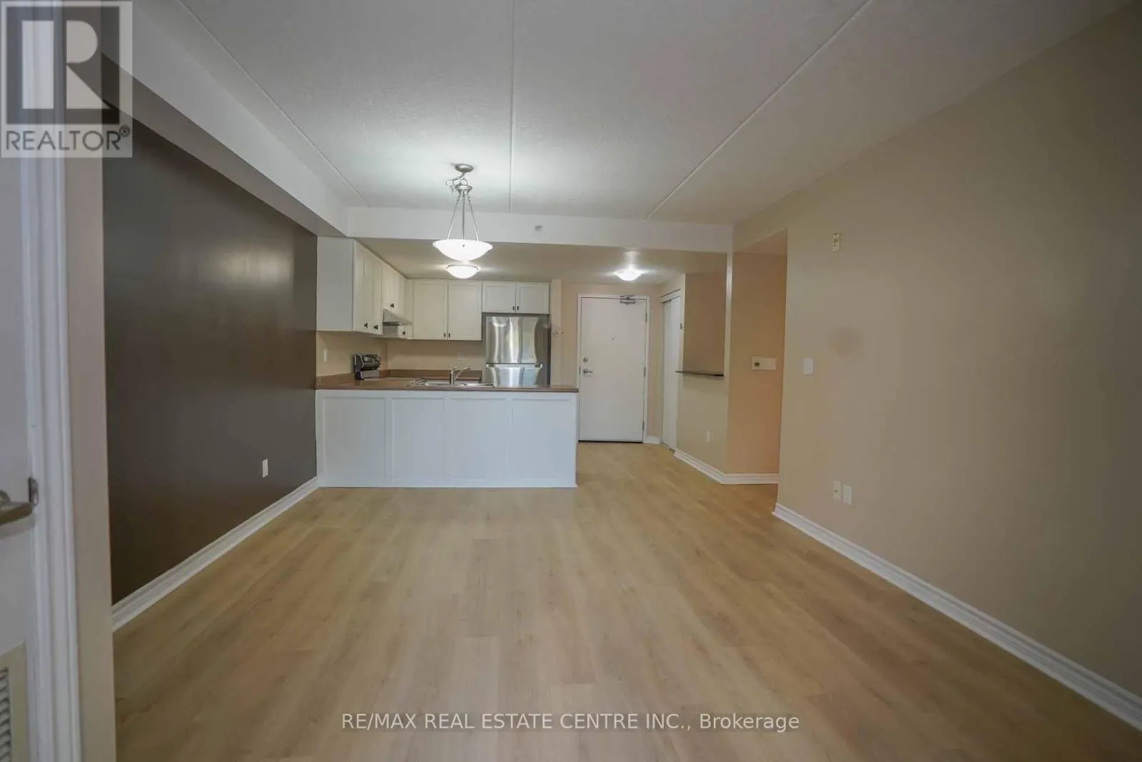 106 - 39 GOODWIN DRIVE