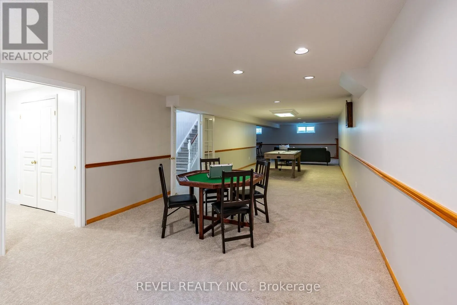632 BAYHAMPTON CRESCENT