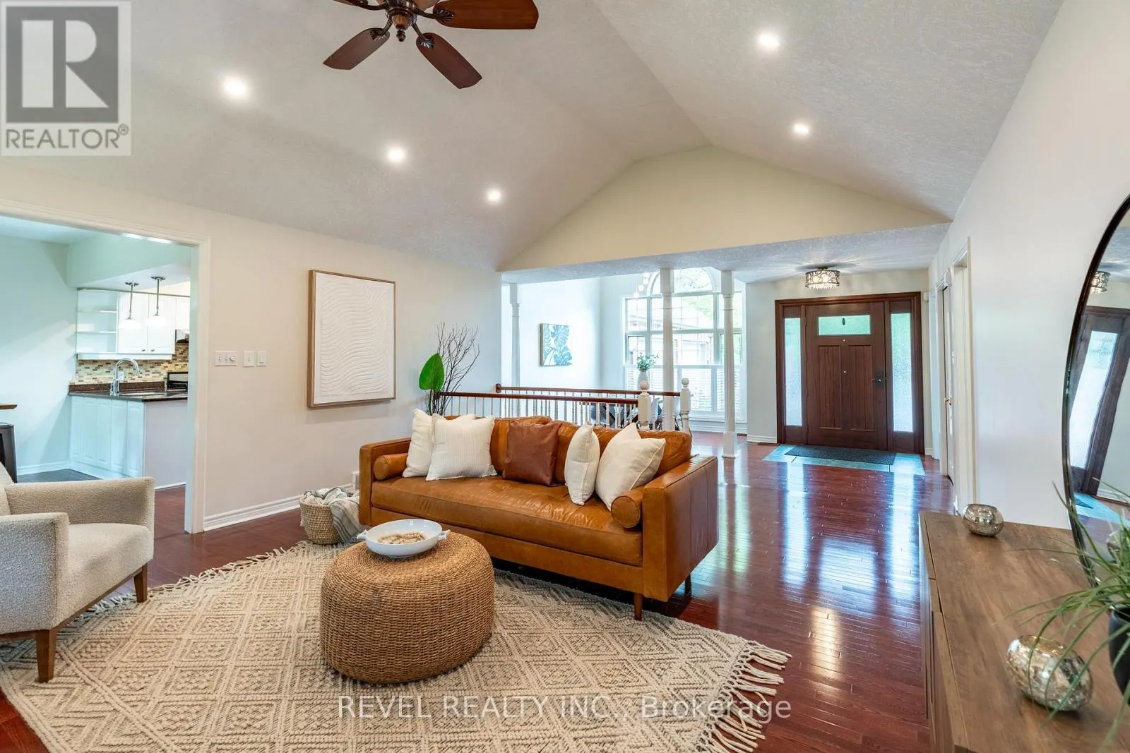632 BAYHAMPTON CRESCENT