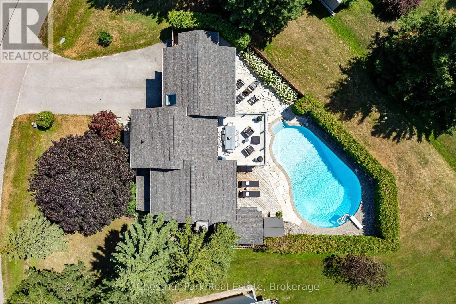 133 CARMICHAEL CRESCENT