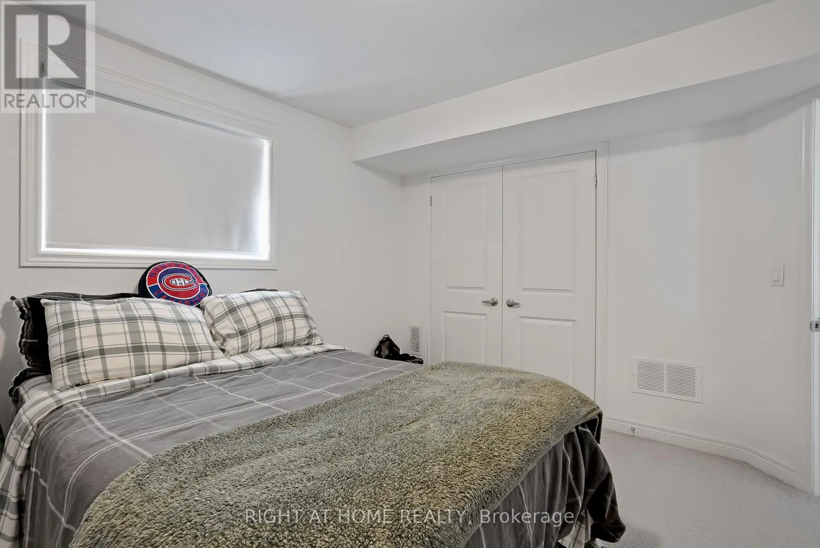 19 ROBARTS DRIVE