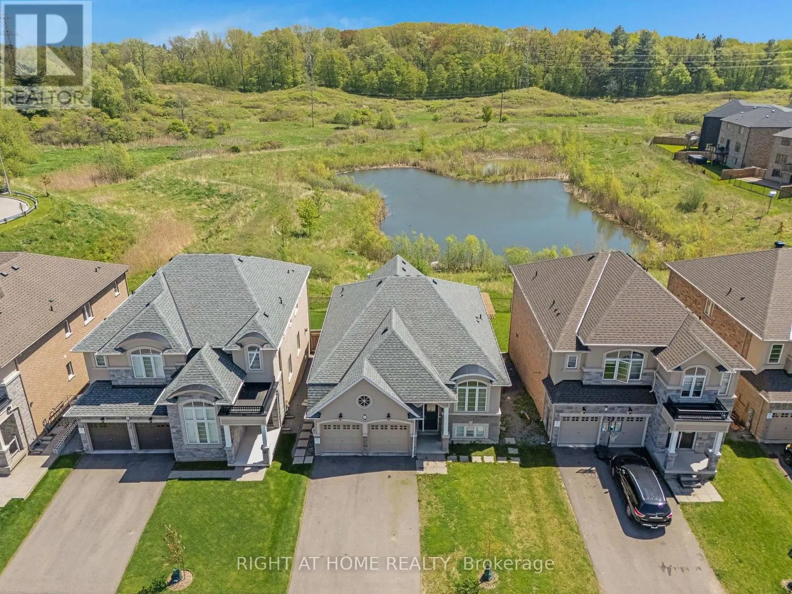 19 ROBARTS DRIVE