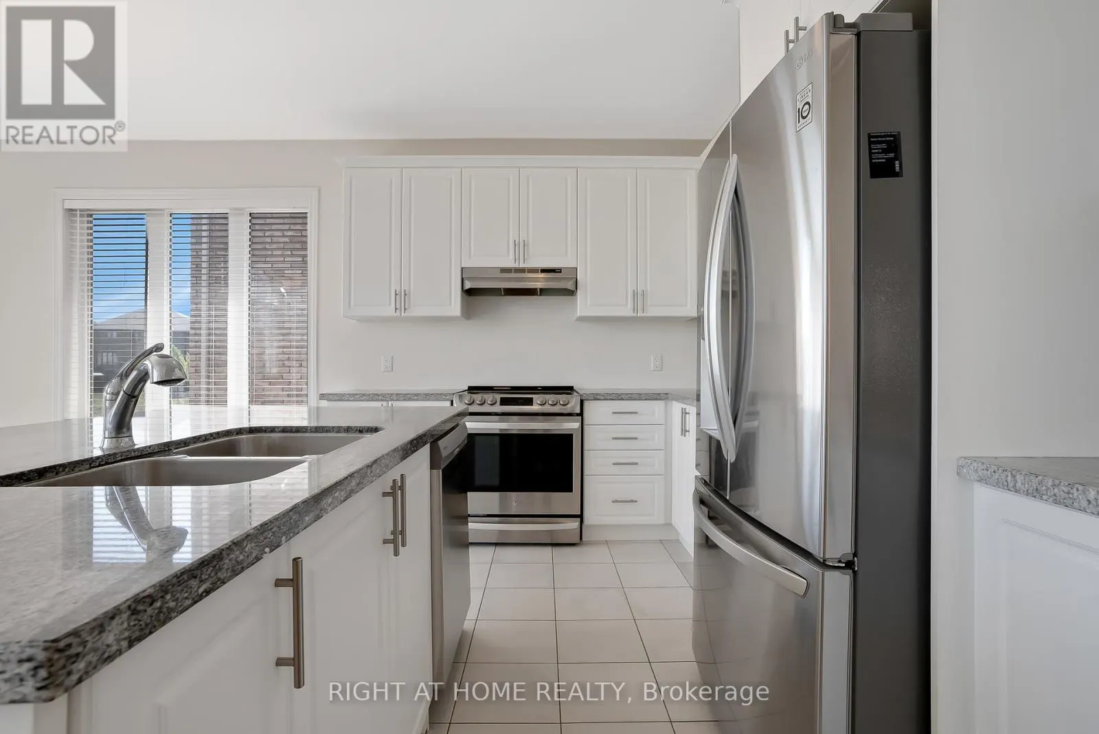 19 ROBARTS DRIVE
