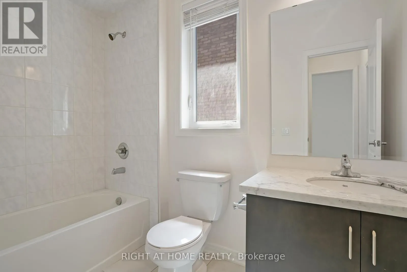 19 ROBARTS DRIVE