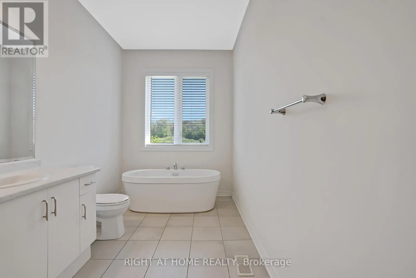 19 ROBARTS DRIVE