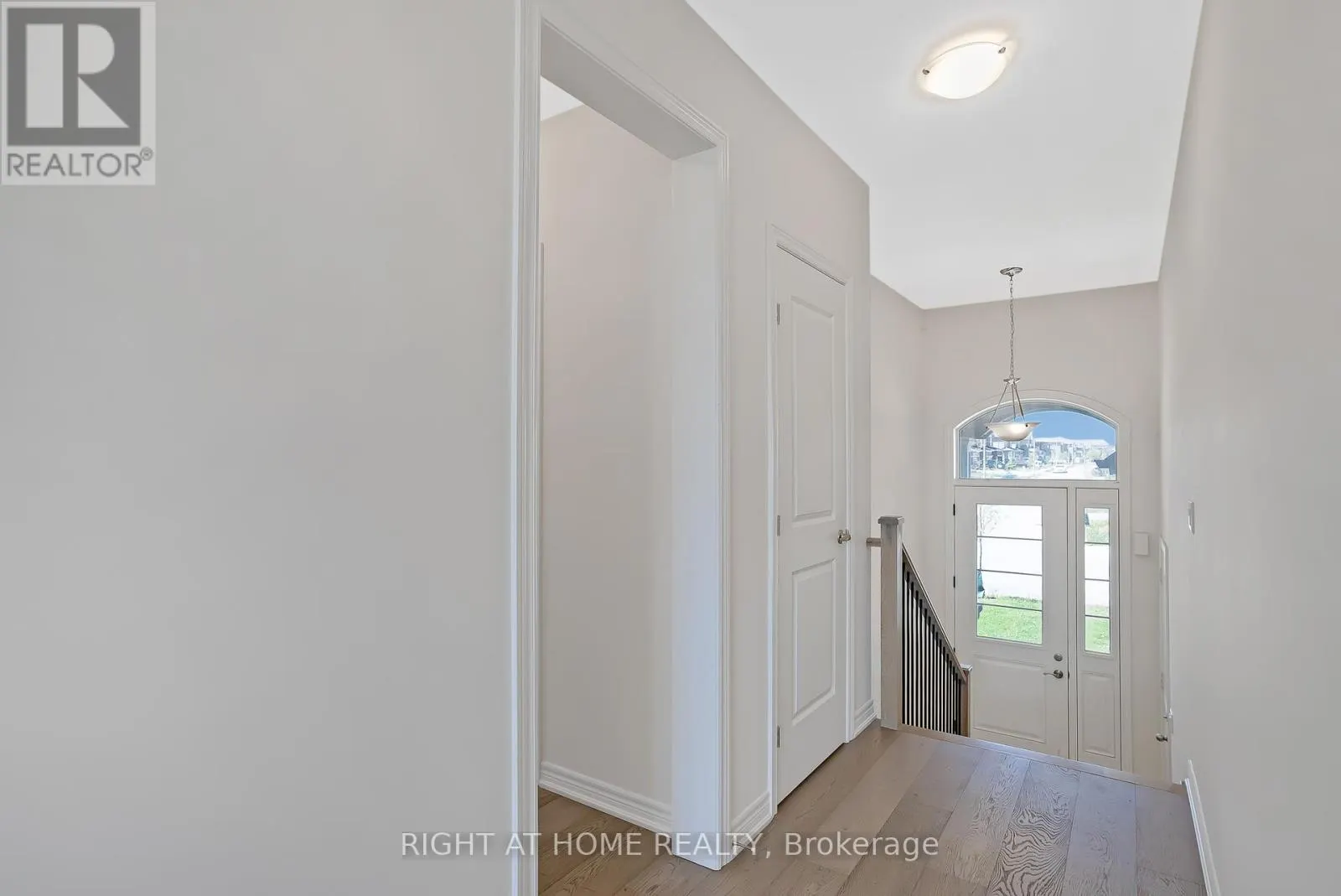 19 ROBARTS DRIVE