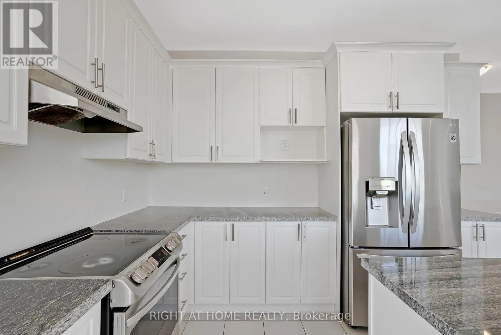 19 ROBARTS DRIVE