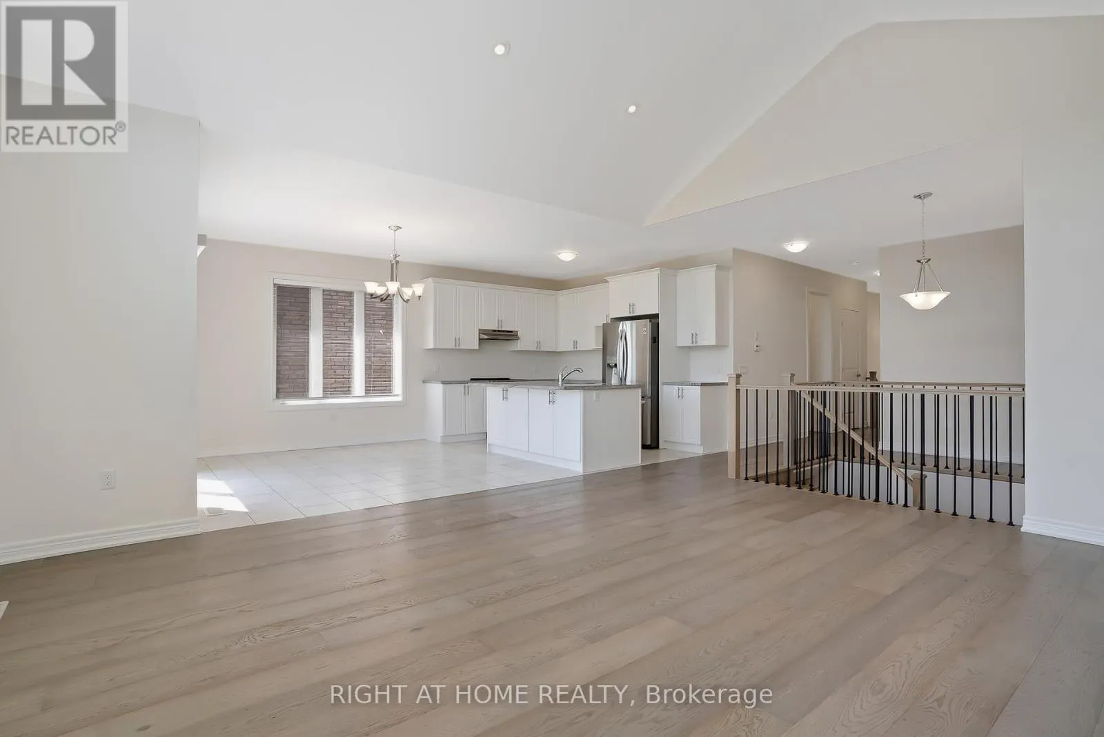 19 ROBARTS DRIVE