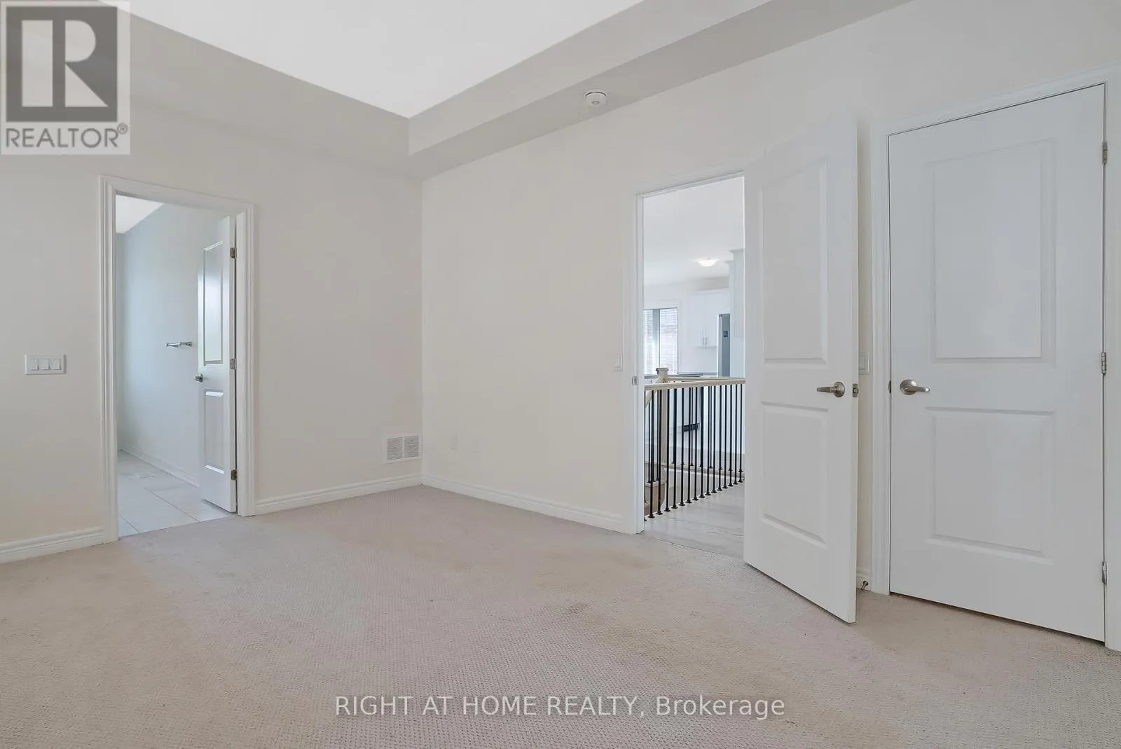19 ROBARTS DRIVE