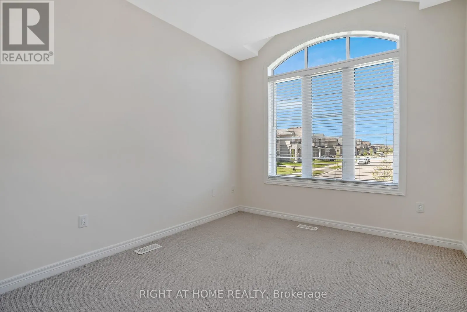 19 ROBARTS DRIVE