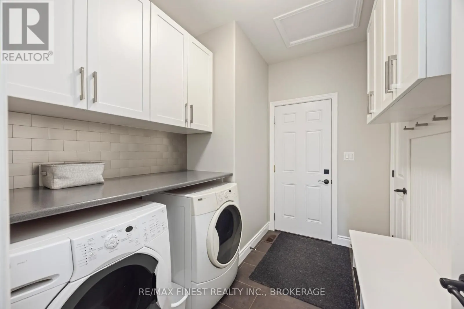 1231 LISBON PLACE