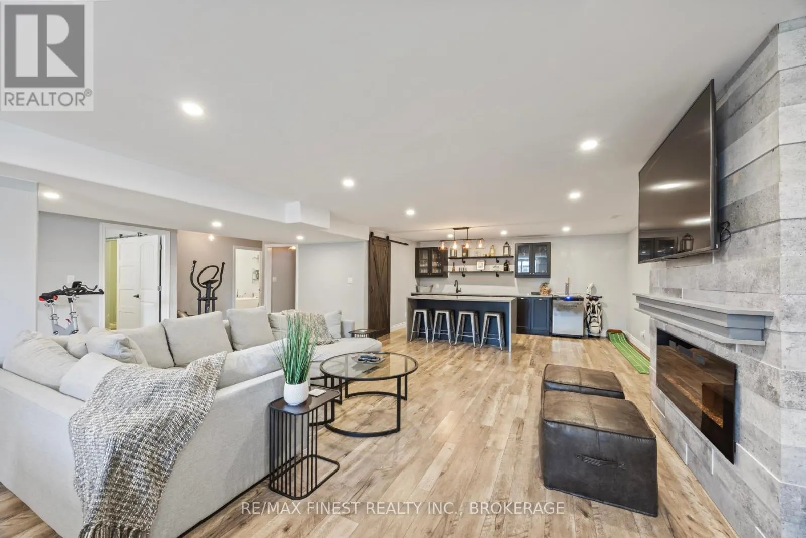 1231 LISBON PLACE