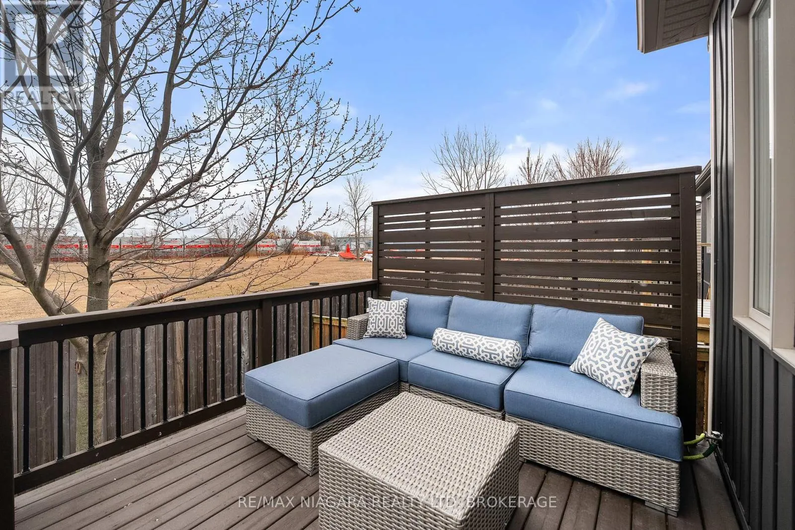 86 PARKSIDE DRIVE