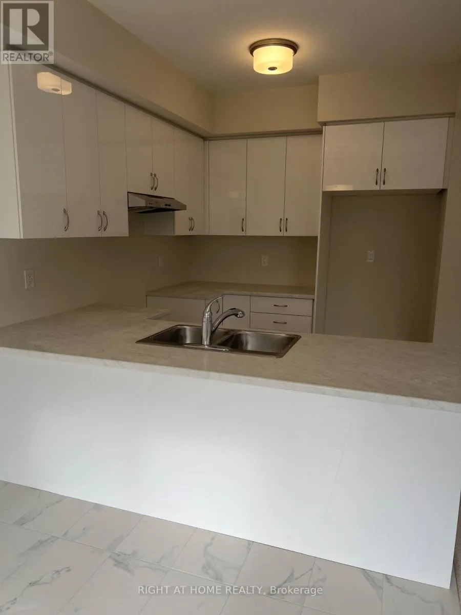 60 - 620 COLBORNE STREET W