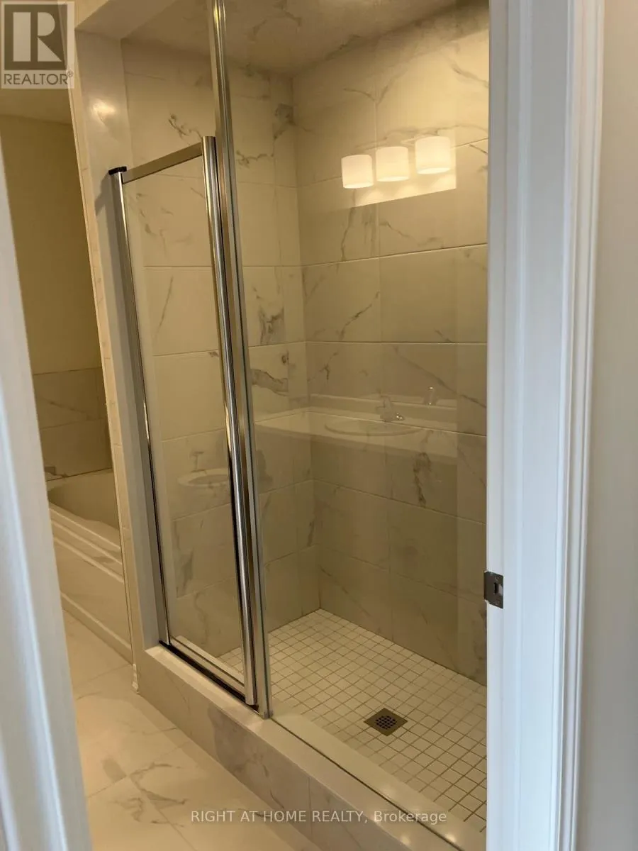 60 - 620 COLBORNE STREET W