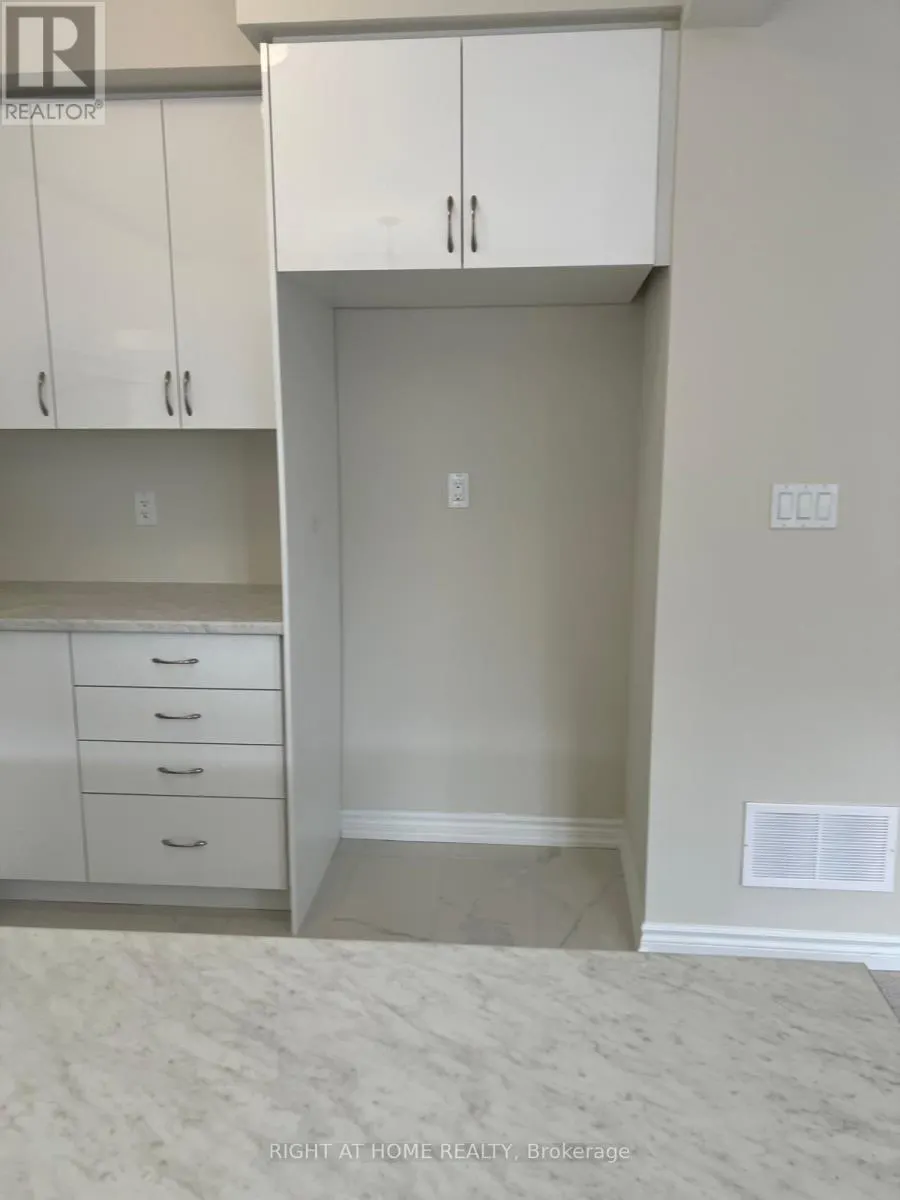 60 - 620 COLBORNE STREET W