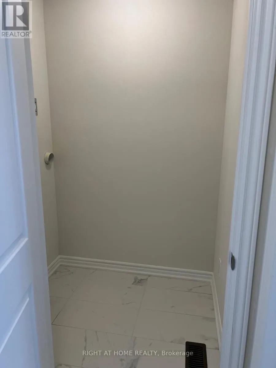 60 - 620 COLBORNE STREET W
