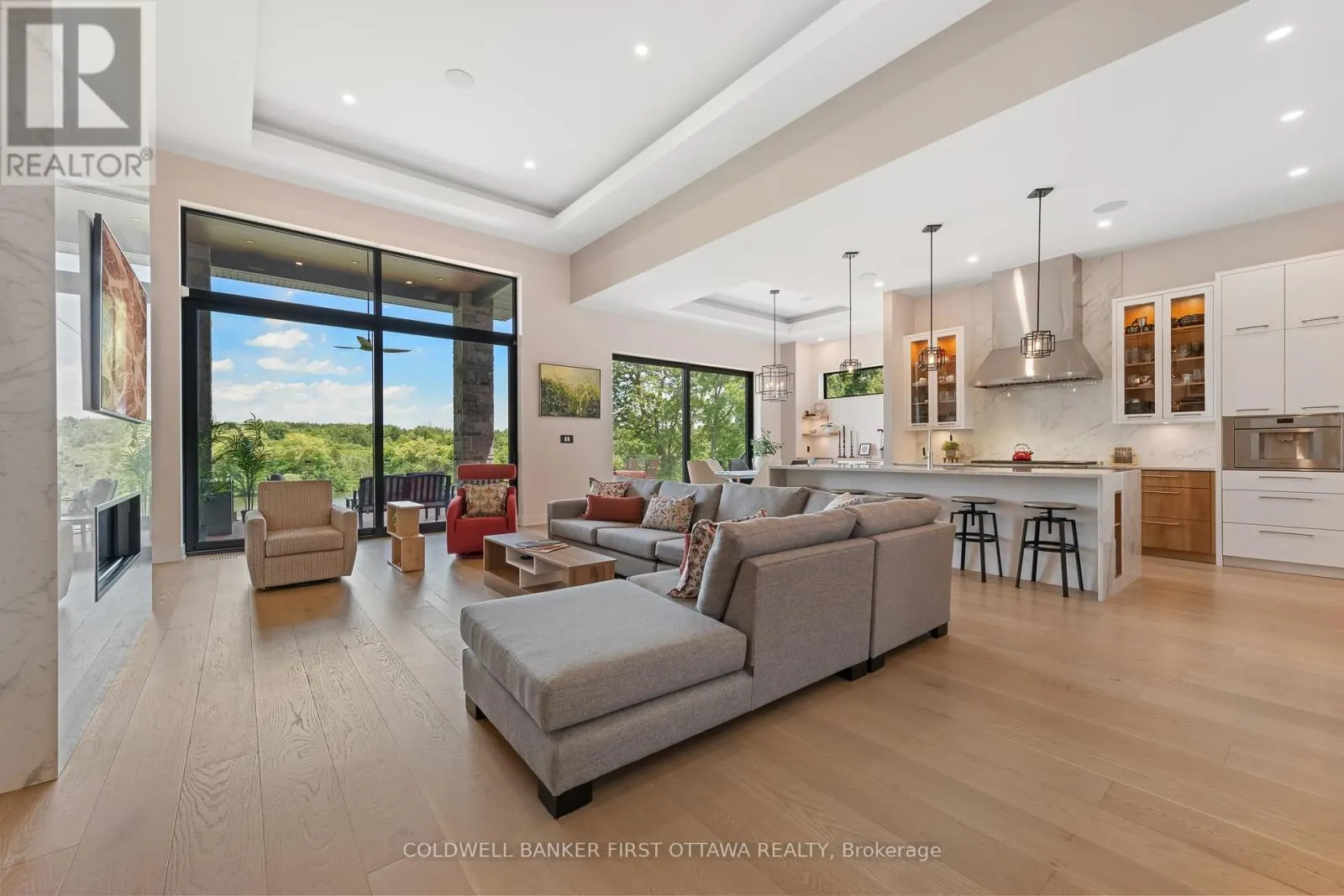 1981 PRINCE OF WALES DRIVE
