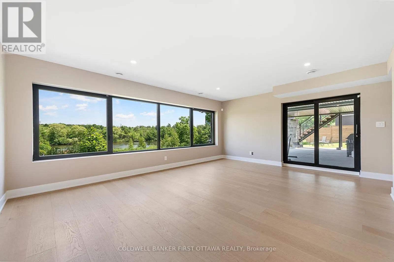 1981 PRINCE OF WALES DRIVE