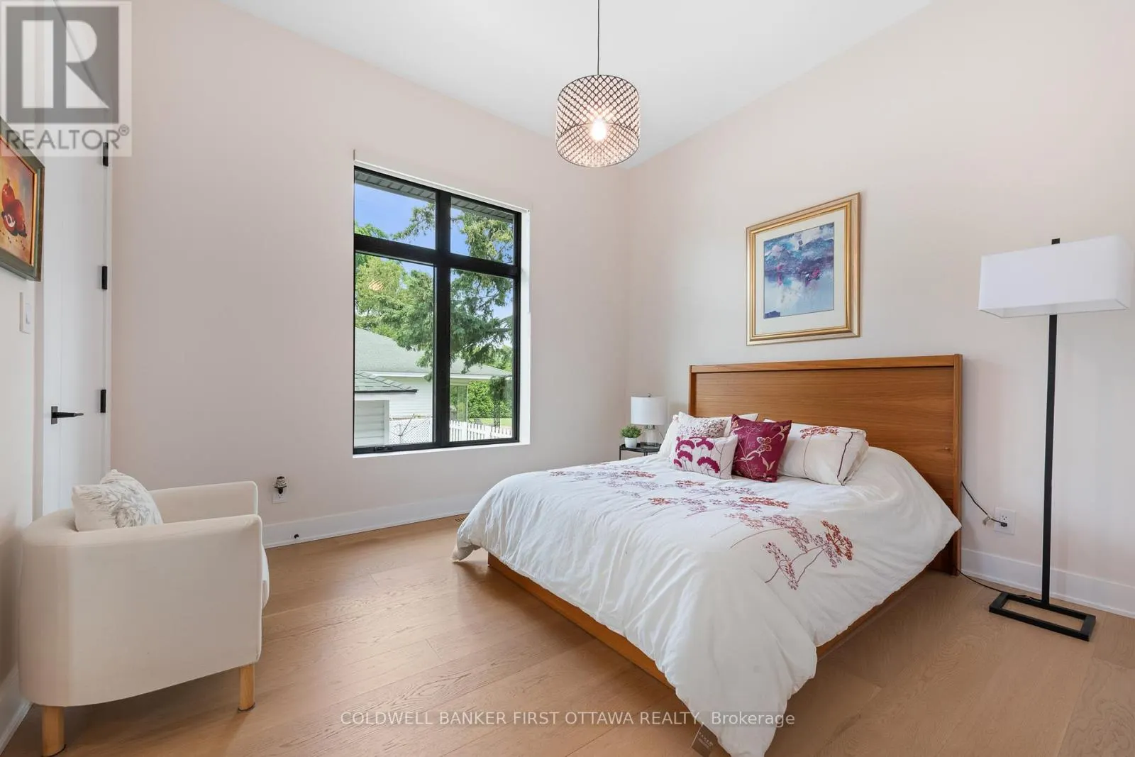1981 PRINCE OF WALES DRIVE