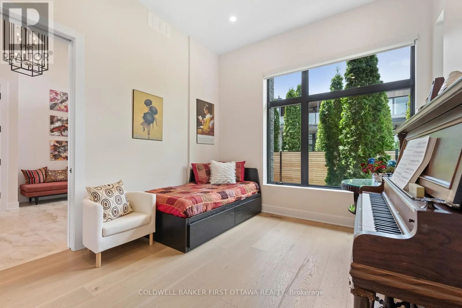 1981 PRINCE OF WALES DRIVE