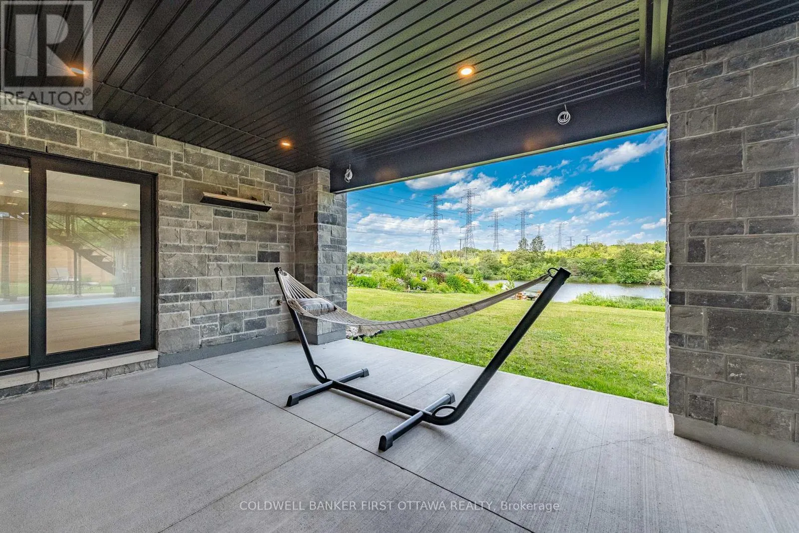 1981 PRINCE OF WALES DRIVE