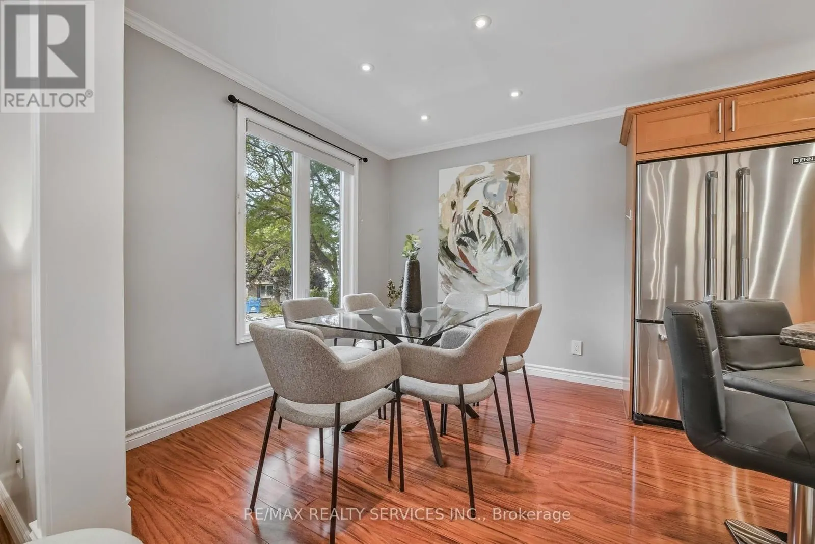 67 WESTBURY CRESCENT
