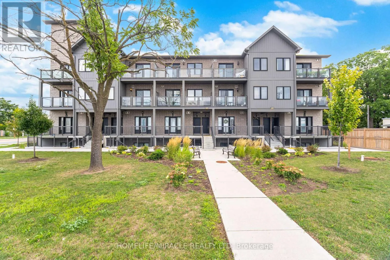305 - 721 FRANKLIN BOULEVARD