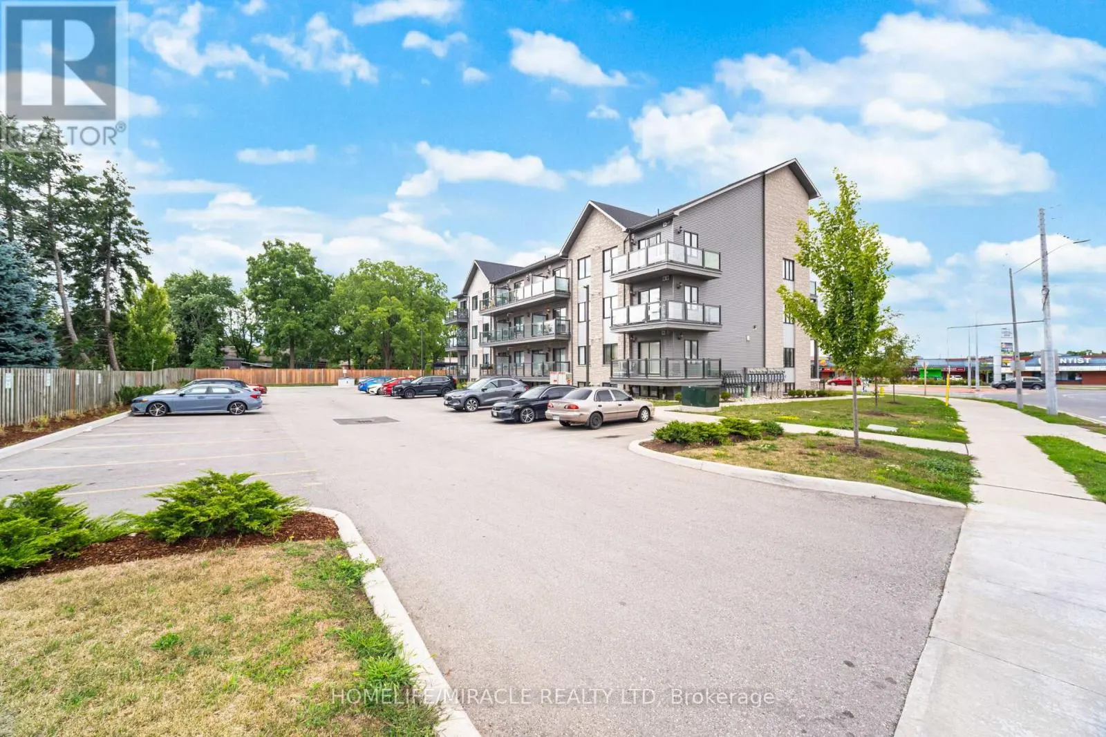 305 - 721 FRANKLIN BOULEVARD