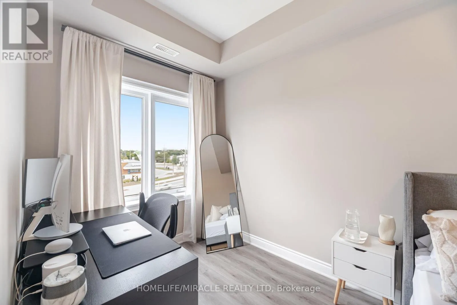 305 - 721 FRANKLIN BOULEVARD