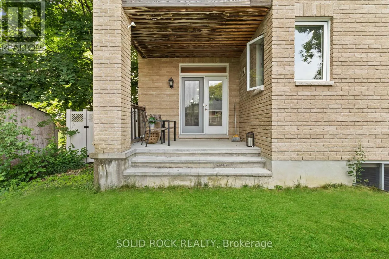 120 ROSSLAND AVENUE