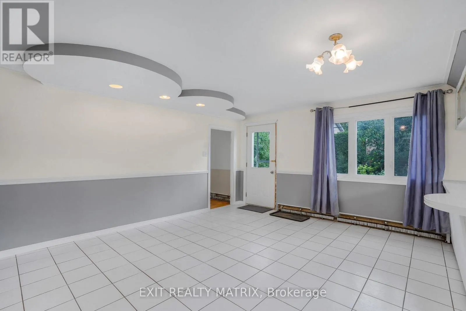805 CARTIER BOULEVARD