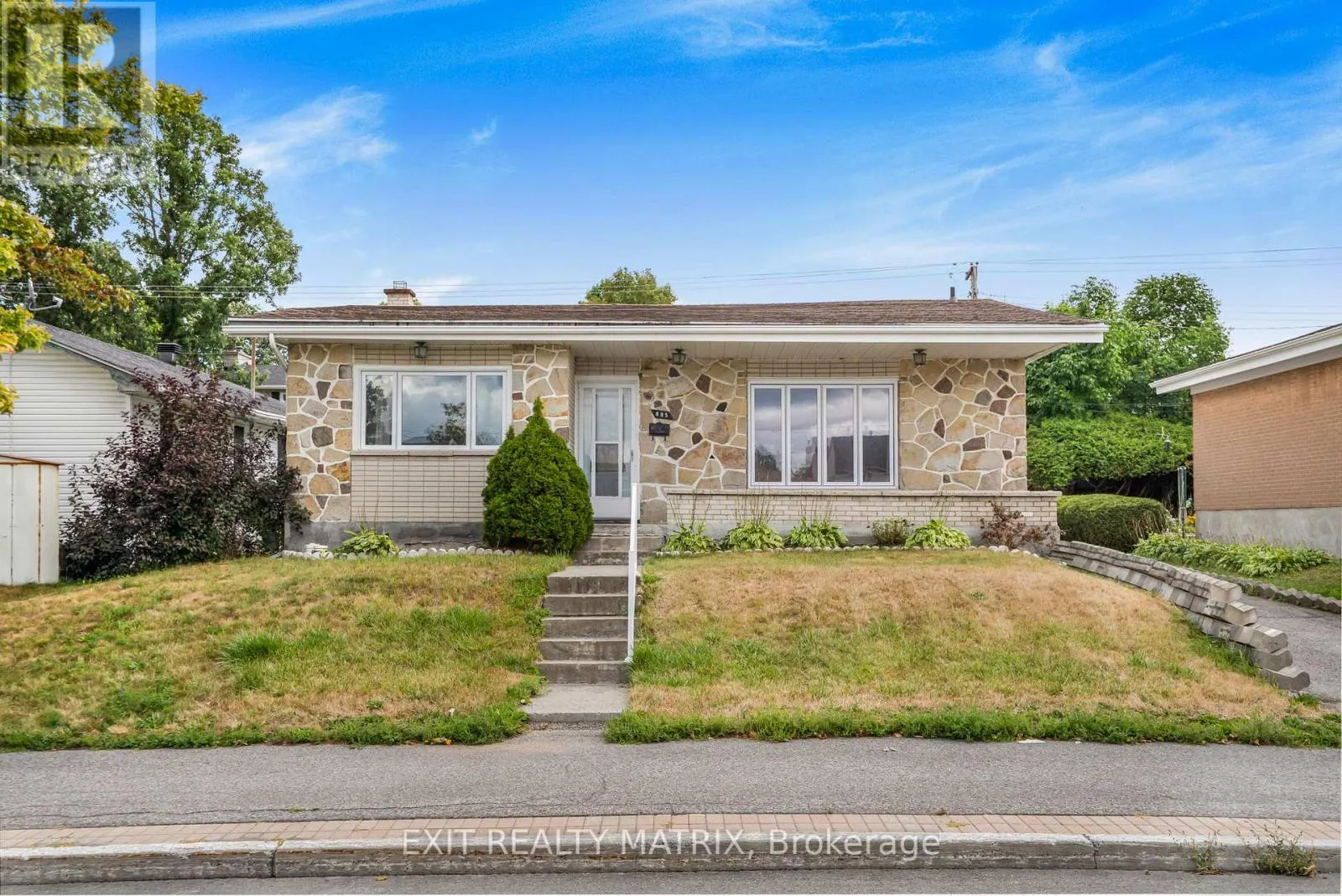 805 CARTIER BOULEVARD