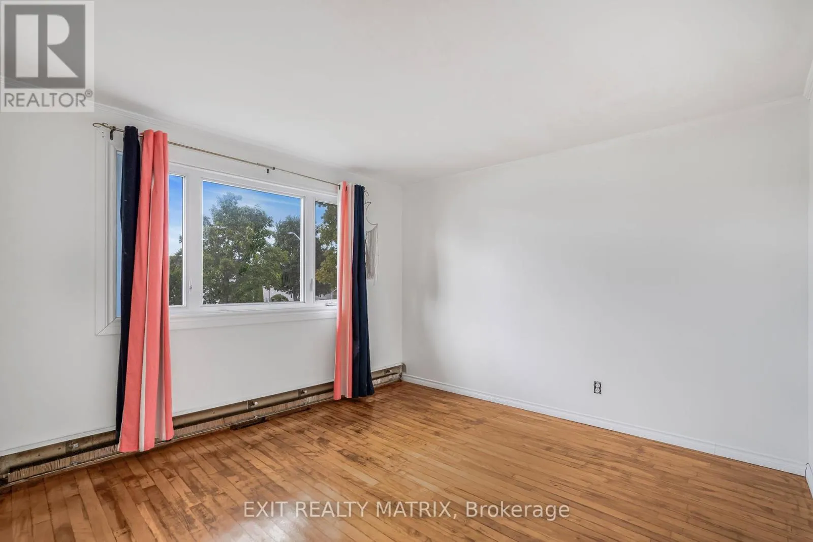 805 CARTIER BOULEVARD
