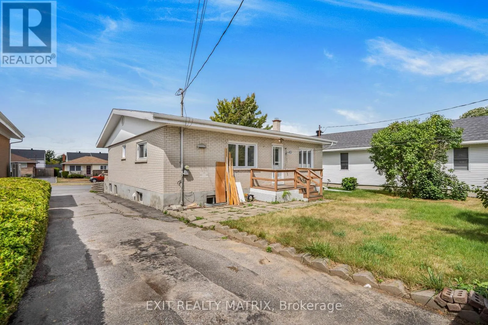 805 CARTIER BOULEVARD