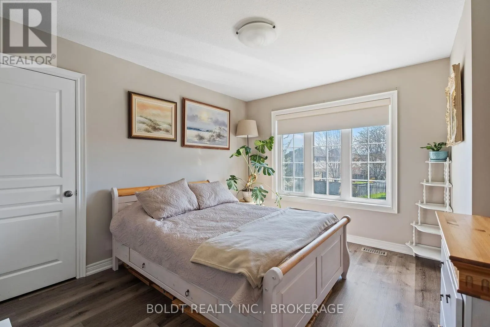 8114 WINDSONG DRIVE