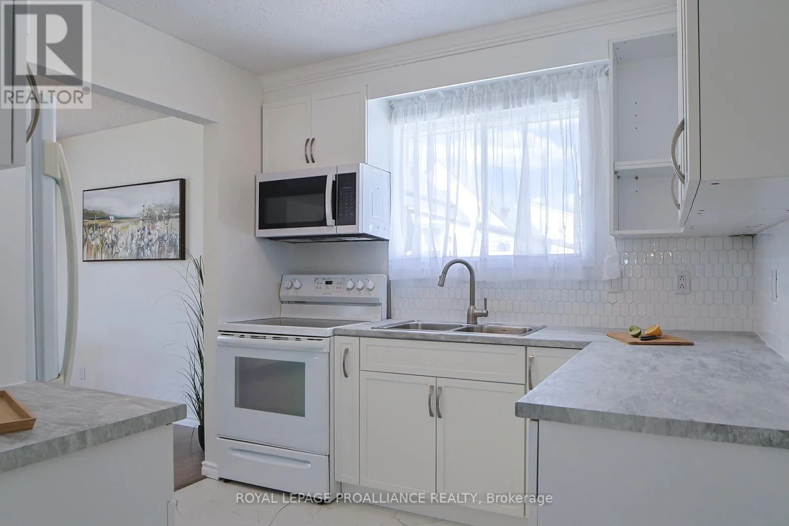 98 EAST DAVIS STREET