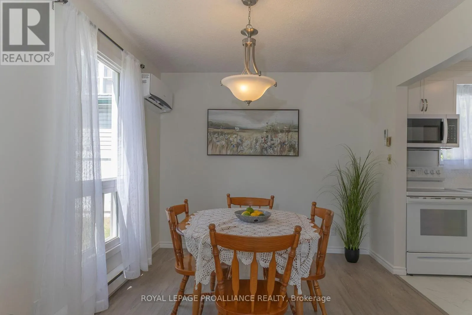 98 EAST DAVIS STREET