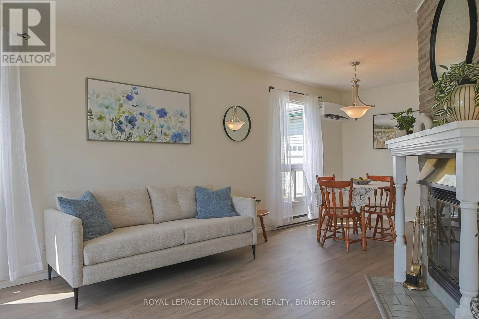 98 EAST DAVIS STREET