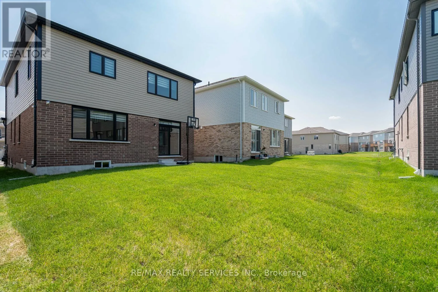 5 HEMING STREET